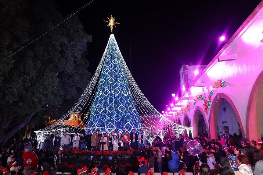 Encienden la Navidad en Purísima