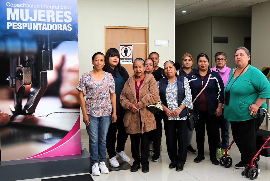 Apoyan capacitación de mujeres para trabajar