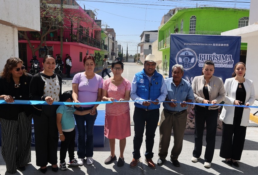 Entregan pavimentación en Purísima