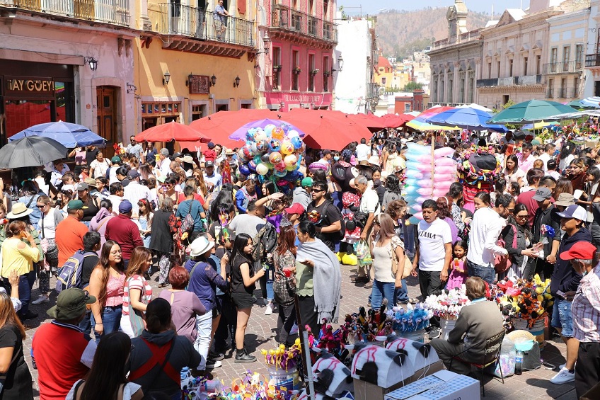 Esperan más turistas y derrama por vacaciones