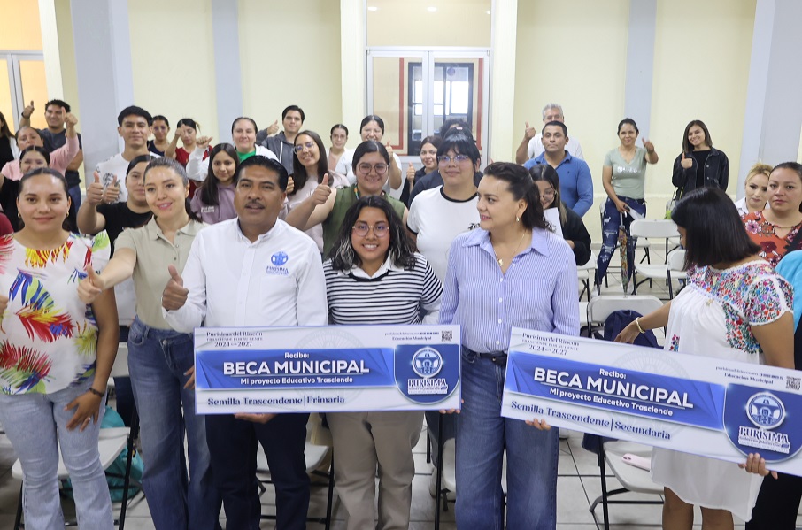 Municipio impulsa educación con becas