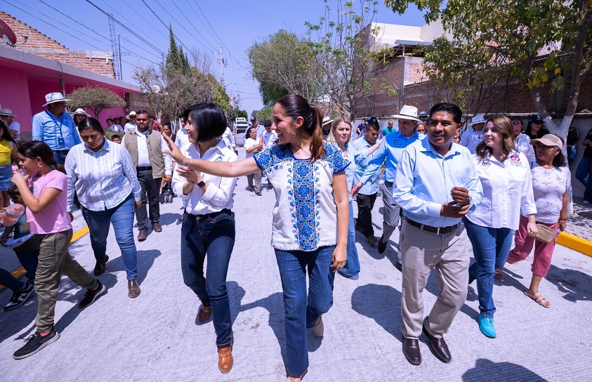 Gobernadora y Alcalde entregan obra pública
