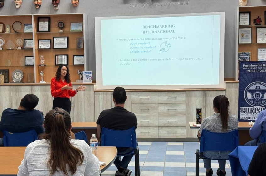 Capacita Purísima a empresarios en exportación