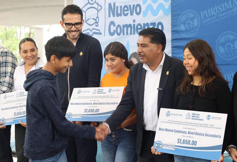 Incentivan educación con becas en Purísima