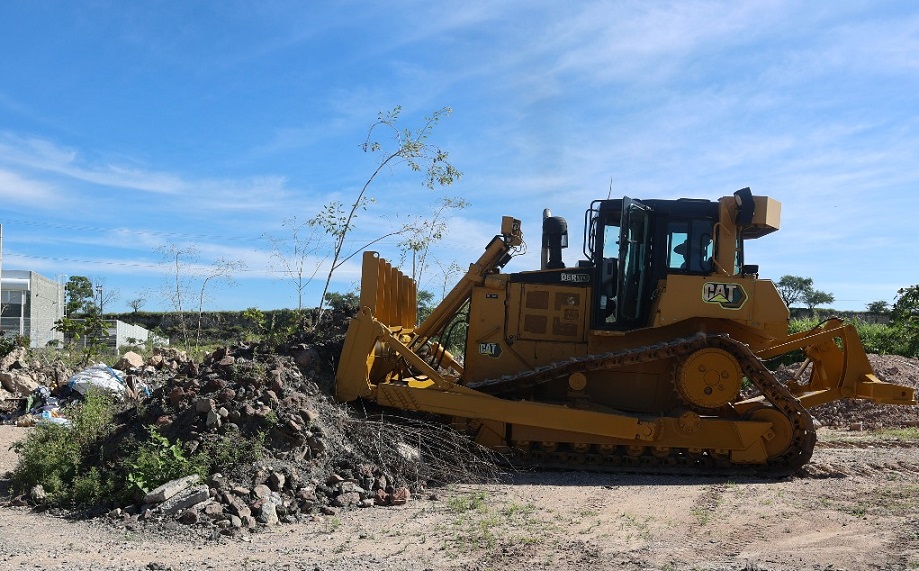 Equipan con tractor relleno de Purísima