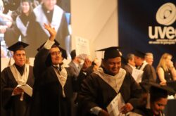 Graduación UVEG Universidad Virtual Guanajuato