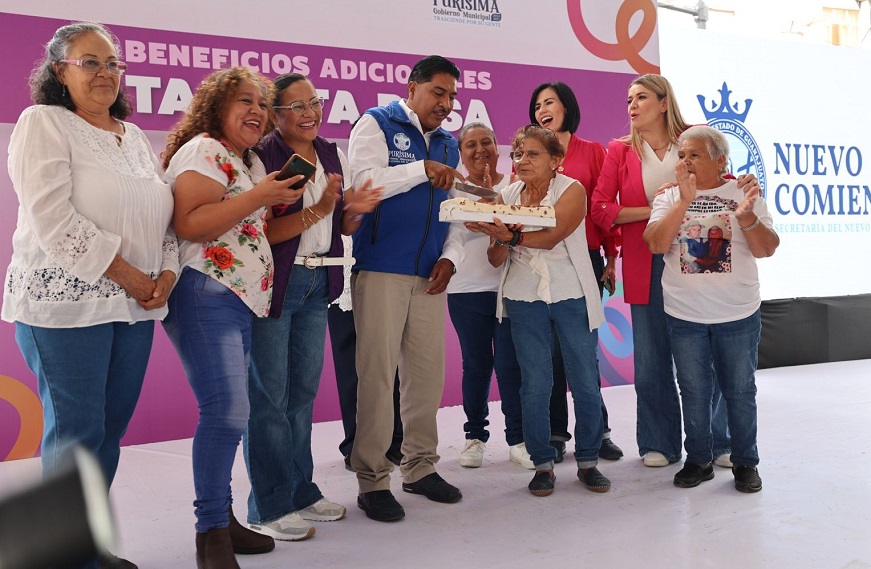 Reciben mujeres apoyos en Purísima