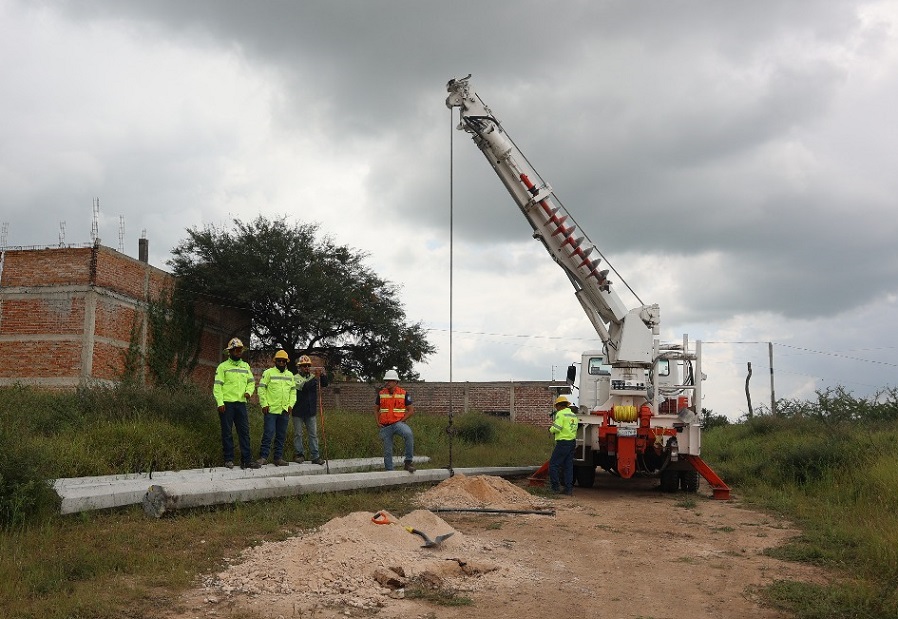 En Purísima arrancan nuevas electrificaciones