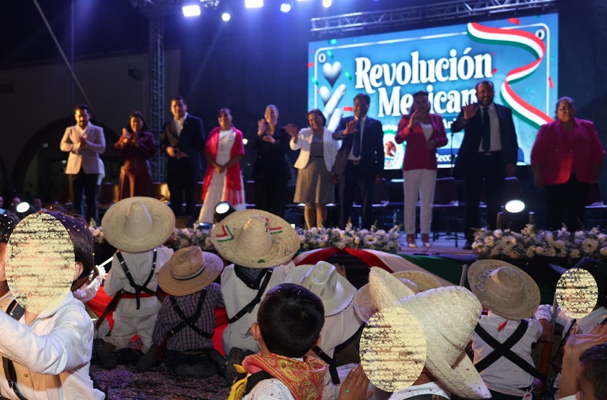 Con desfile nocturno, conmemora Purísima la Revolución