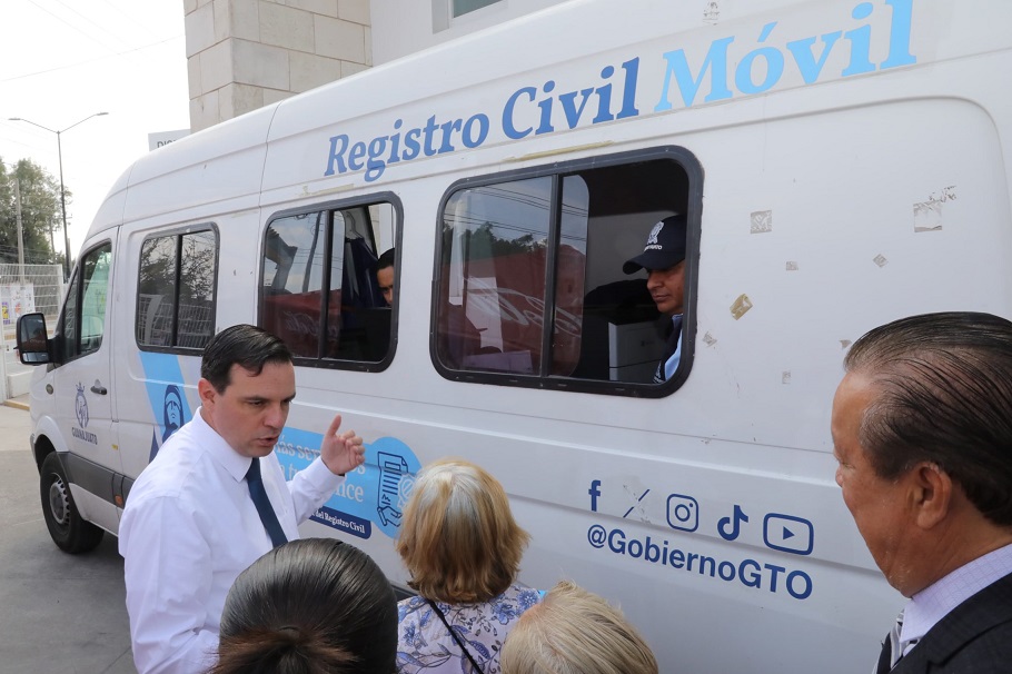 Acercan CANACO y Gobierno servicios para leoneses