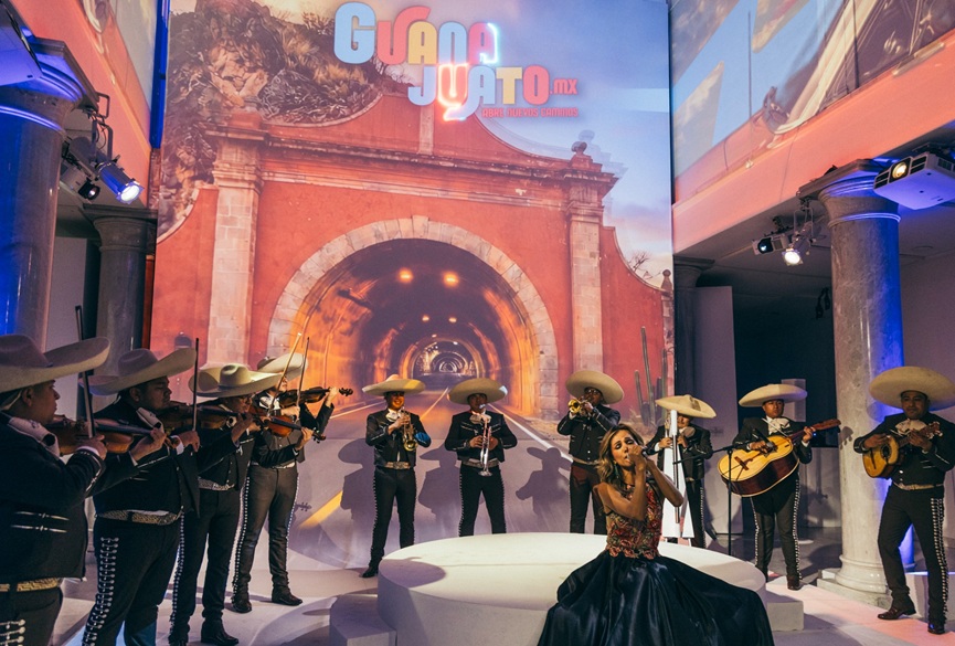 Asiste Libia Dennise a entrega de Premios GastroLab 2026