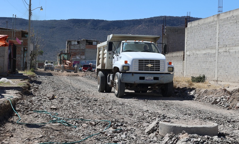 Mejoran calles y servicios en Purísima