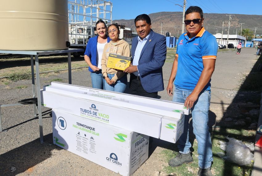 Entrega Purísima apoyo a 98 familias