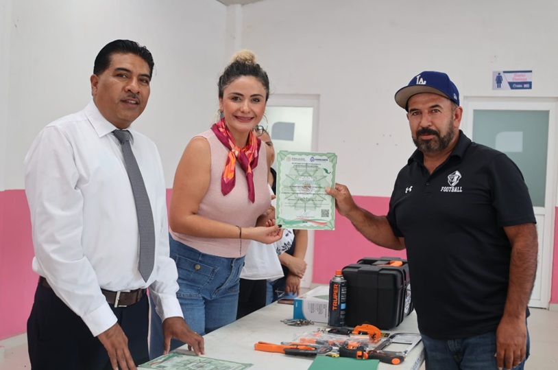 Capacitan a purisimenses en plomería