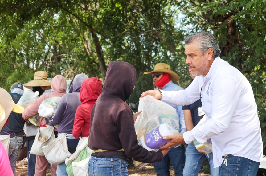 Atienden a jornaleros en Purísima Atienden a jornaleros en Purísima