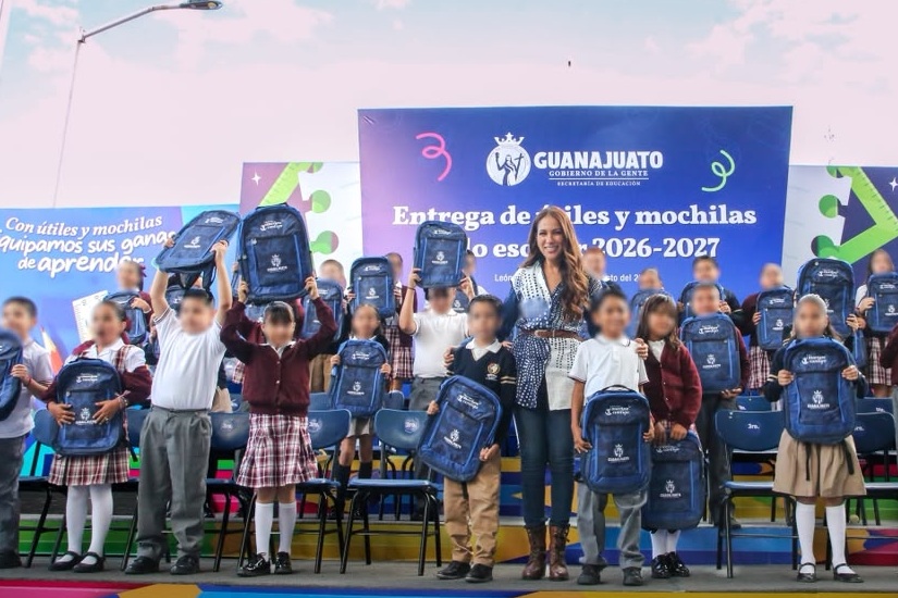 Arranca entrega de útiles escolares y mochilas en León