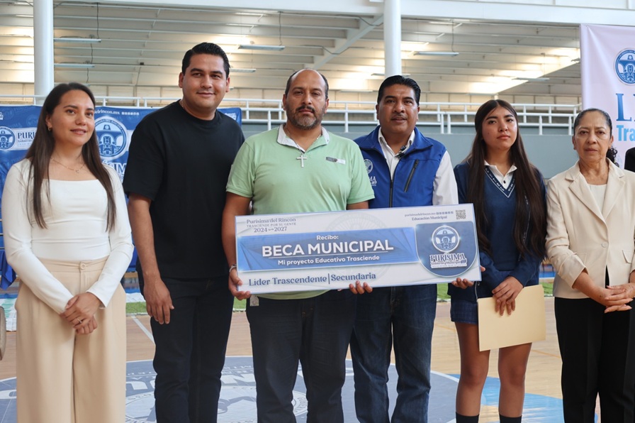 Entrega Purísima becas para impulsar la educación