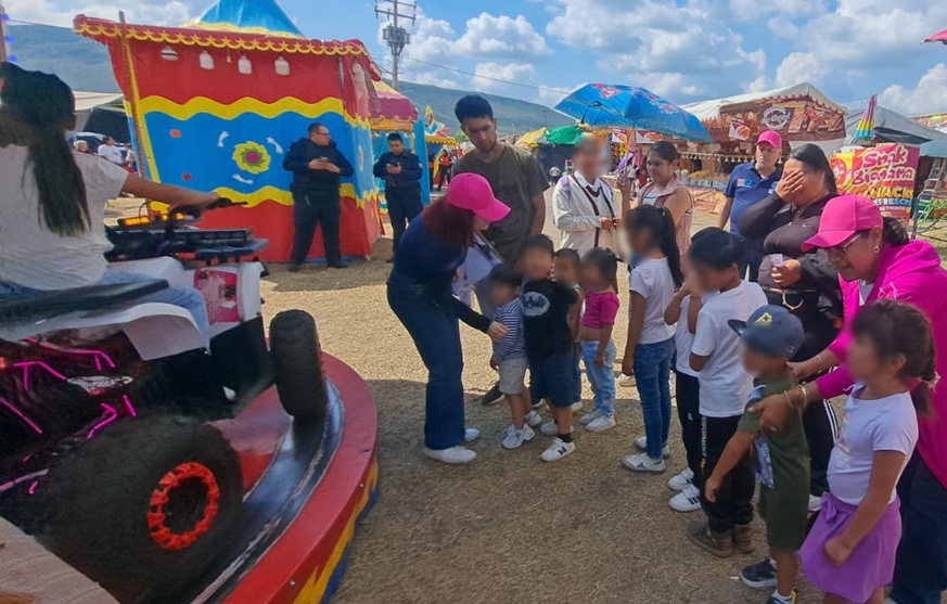 Ofrece DIF Purísima alegría a menores