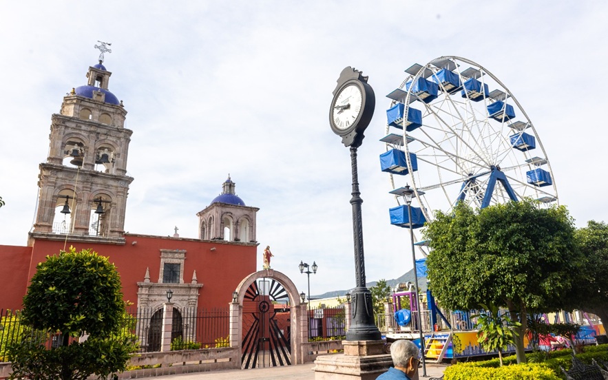 Llevan rueda de la fortuna al centro de Purísima